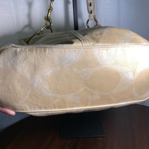 Coach Hampton F10699 signature Shoulder Bag - Picture 7 of 10